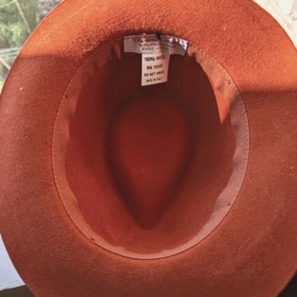 Beautiful Red Hat wool 100% 🤠 brand New never wear... - Picture 4 of 7